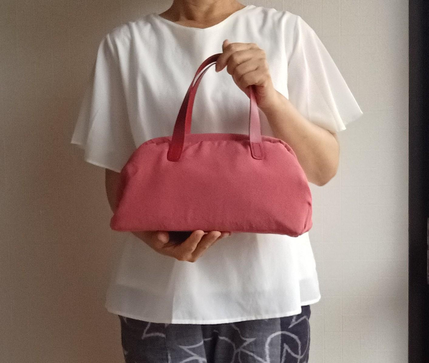 時を超える優雅さ：染大島の柘榴色ハンドバッグ | 10枚目